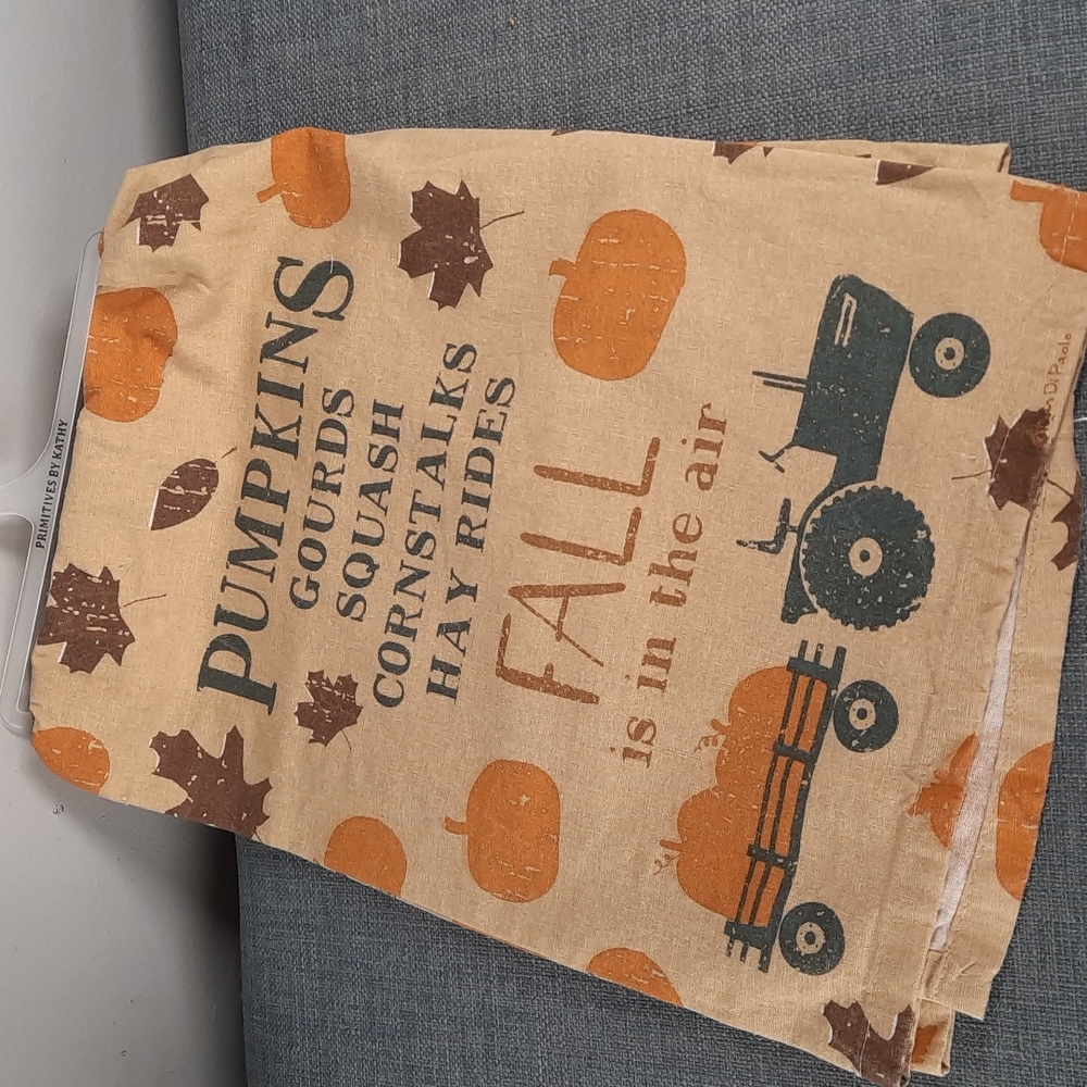 Pumpkins Gourds Squash Cornstalks Hay Rides Fall Is In The Air Kitchen Towel NWT